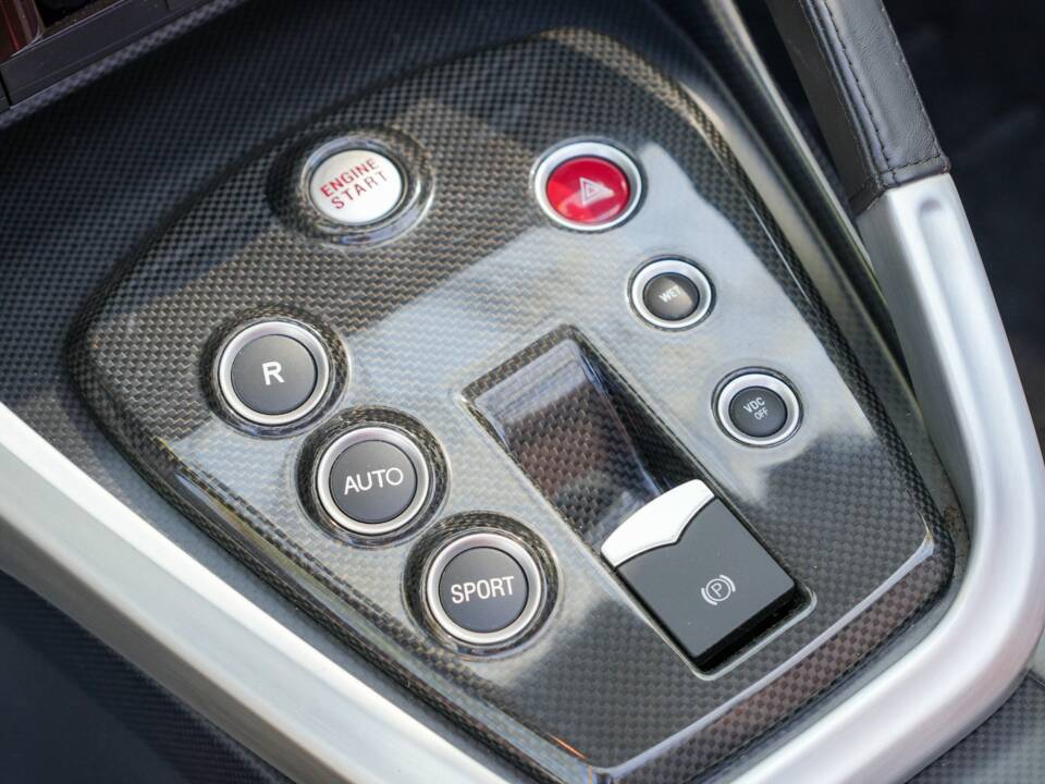 Image 18/40 of Alfa Romeo 8C Spider (2009)