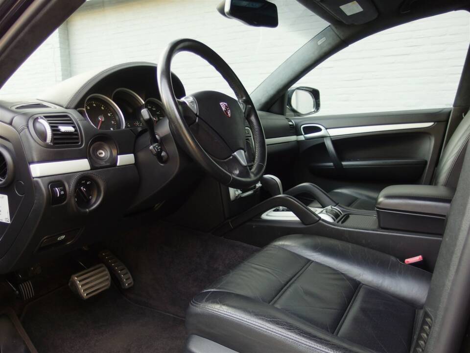 Imagen 49/97 de Porsche Cayenne Turbo (2007)