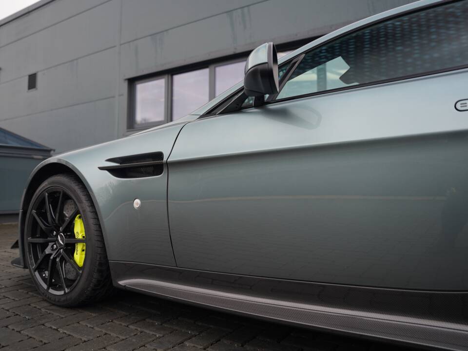 Bild 44/50 von Aston Martin V12 Vantage AMR (2017)