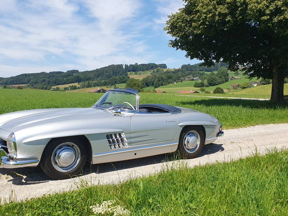 Immagine 4/38 di Mercedes-Benz 300 SL Roadster (1962)