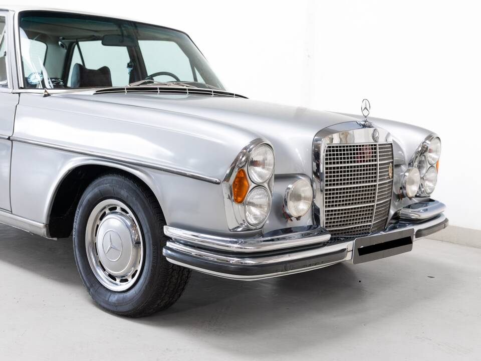 Image 2/27 of Mercedes-Benz 280 SEL 4,5 (1972)