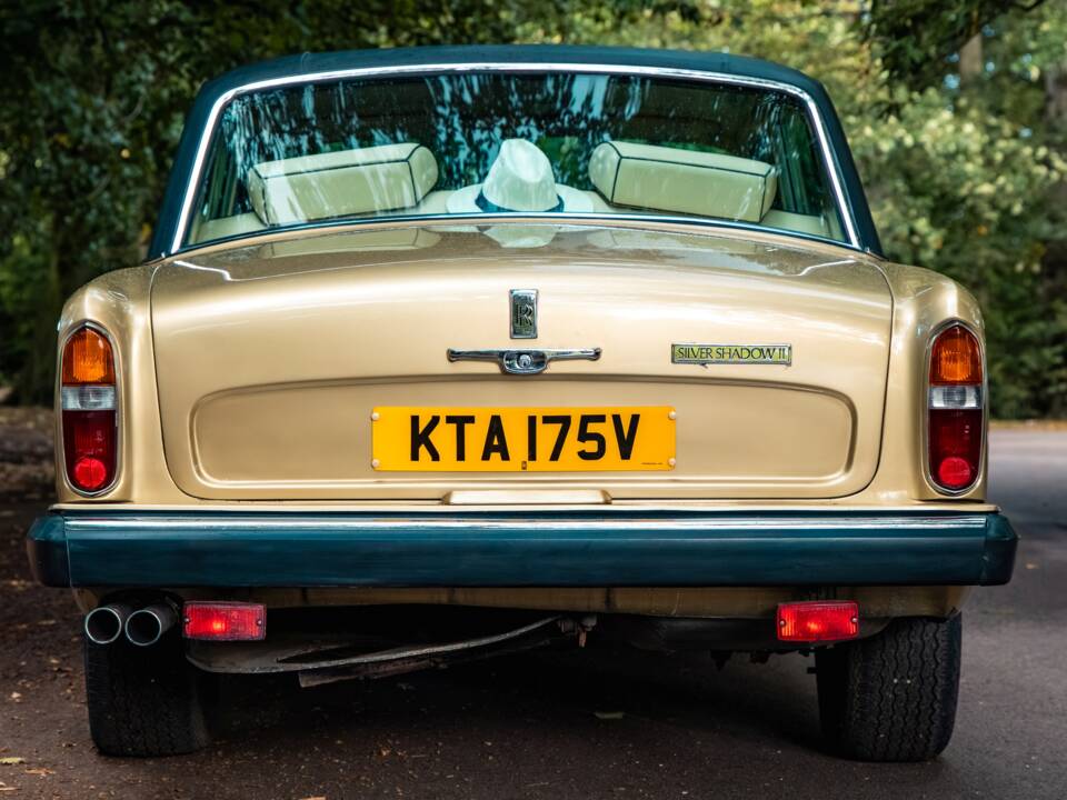 Image 7/36 de Rolls-Royce Silver Shadow II (1980)