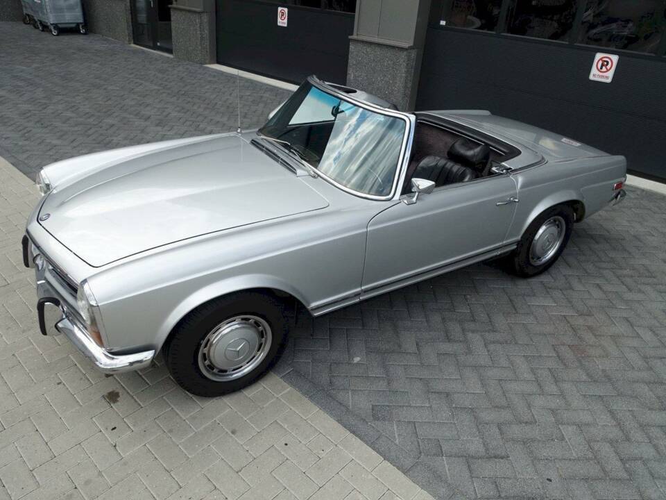 Image 3/36 of Mercedes-Benz 280 SL (1970)
