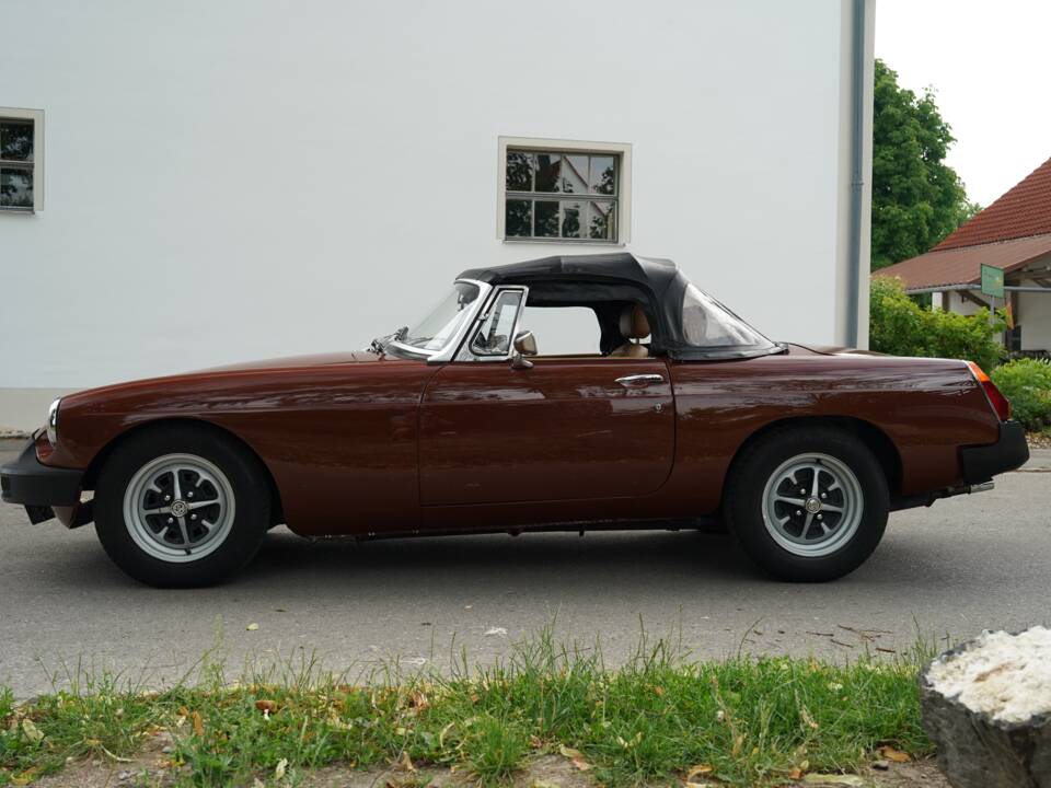 Image 16/100 of MG MGB (1978)