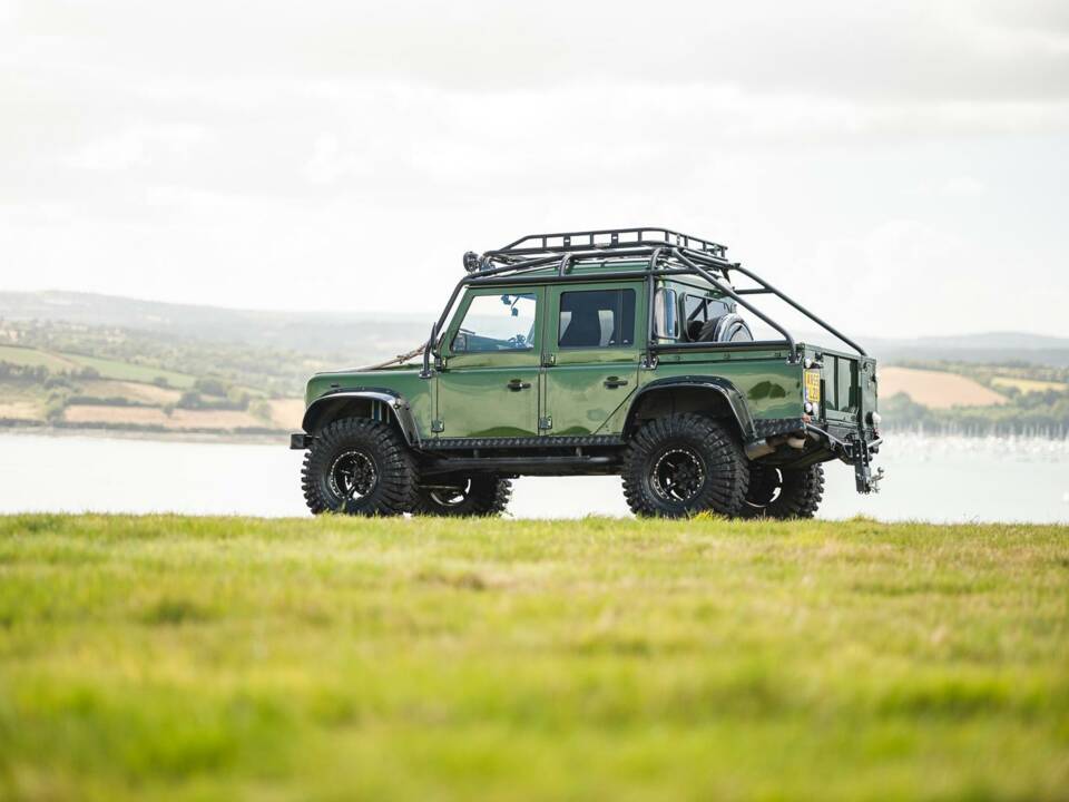 Image 26/31 de Land Rover Defender 110 (2005)