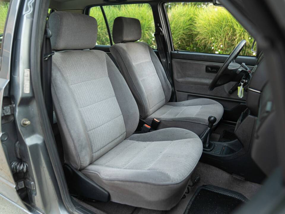 Bild 22/45 von Volkswagen Golf II 1.3 (1990)