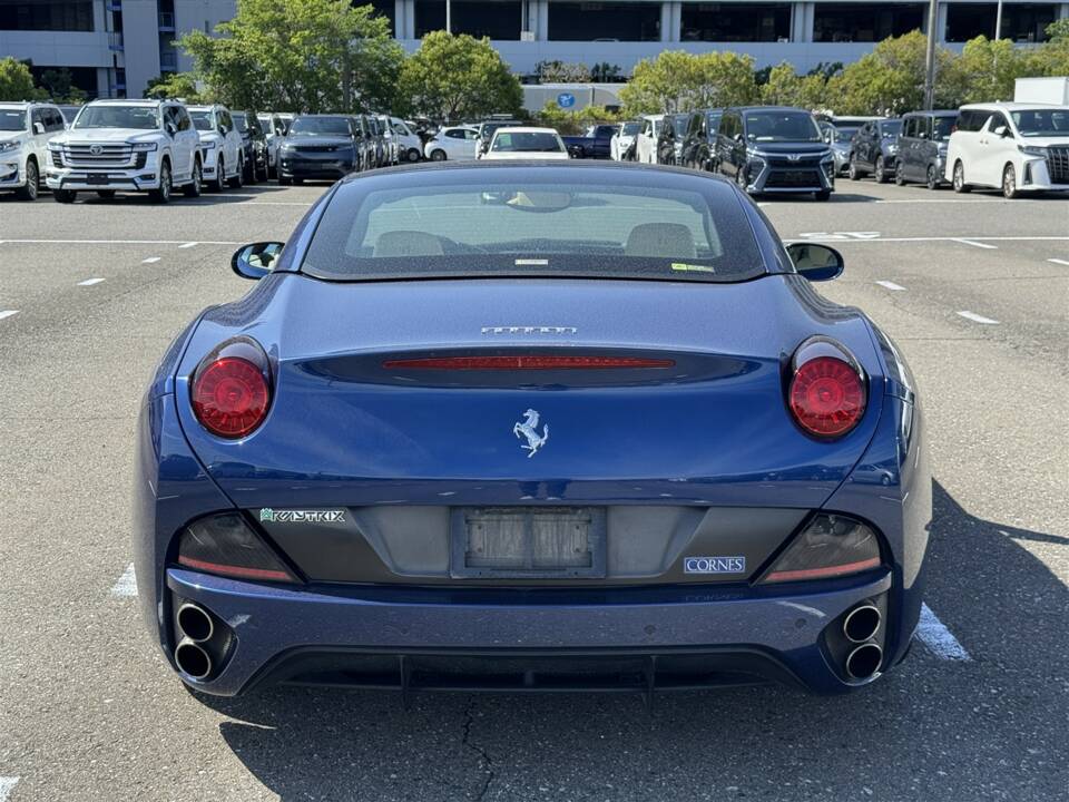 Image 6/51 of Ferrari California (2009)