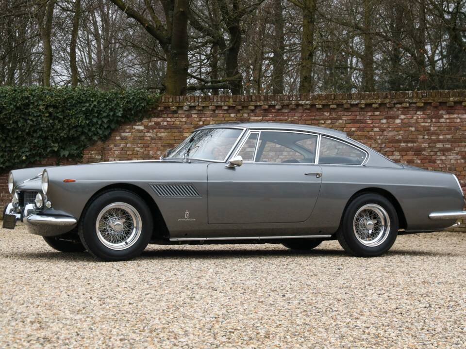 Image 15/50 of Ferrari 250 GT/E (1962)