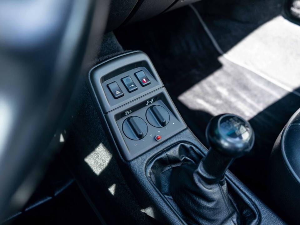 Image 37/46 of Porsche 911 Carrera 4 (1992)