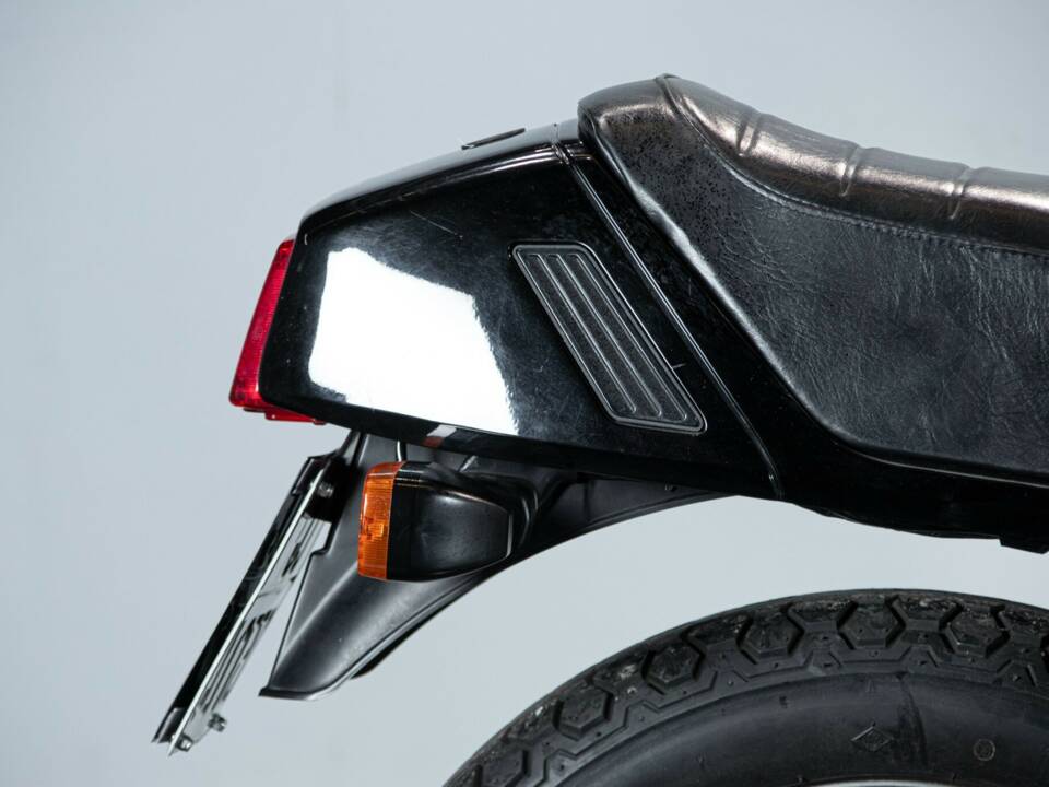 Image 21/50 de Suzuki GSX 1100 ES (1988)