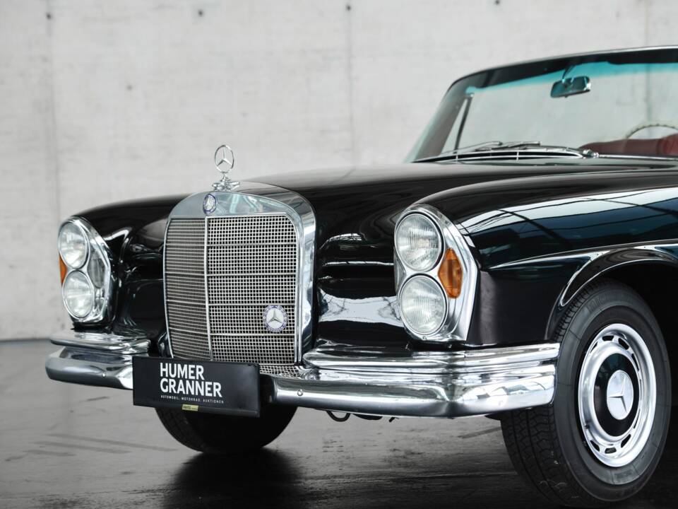 Image 14/50 of Mercedes-Benz 220 SE b (1962)