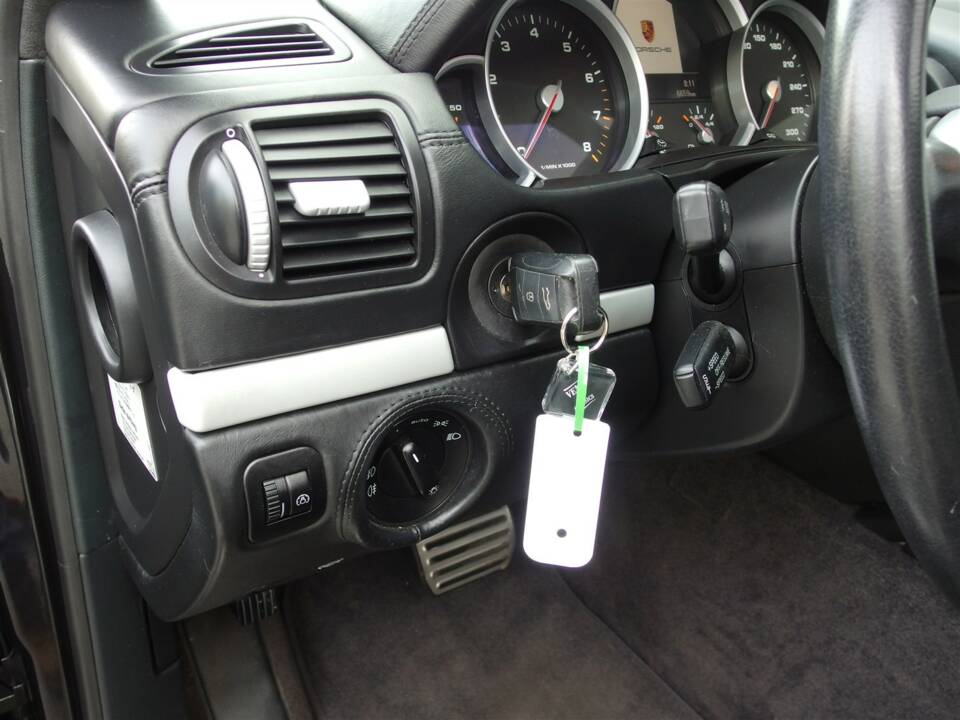 Image 40/99 of Porsche Cayenne Turbo (2007)