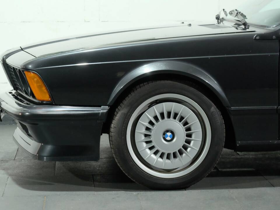 Image 21/35 of BMW M 635 CSi (1984)