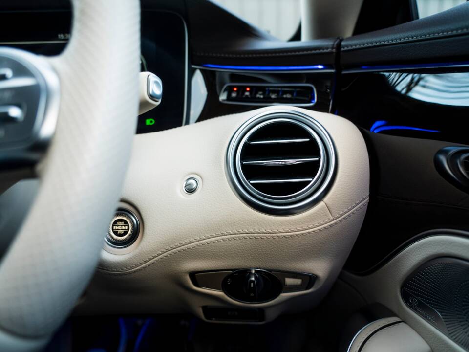 Image 25/48 of Mercedes-Benz S 63 AMG S 4MATIC (2018)