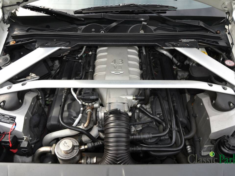 Image 14/50 of Aston Martin V8 Vantage (2007)