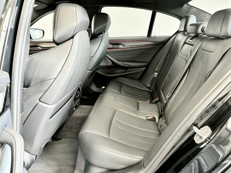 Image 22/31 of BMW M5 xDrive (2021)