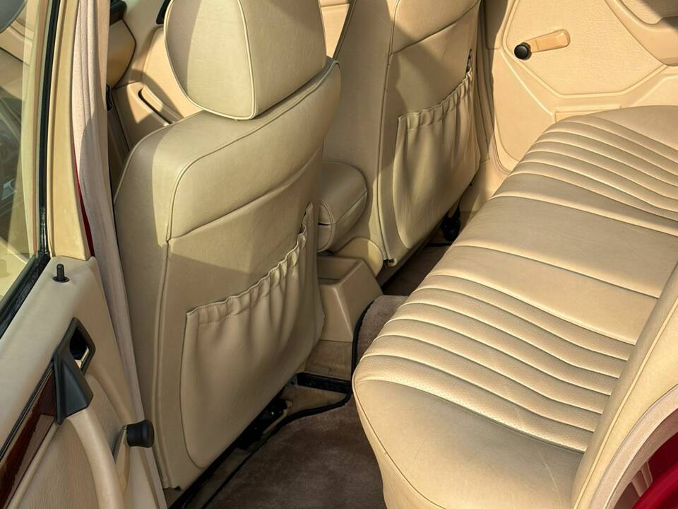 Afbeelding 30/46 van Mercedes-Benz 200 E-16 (1993)