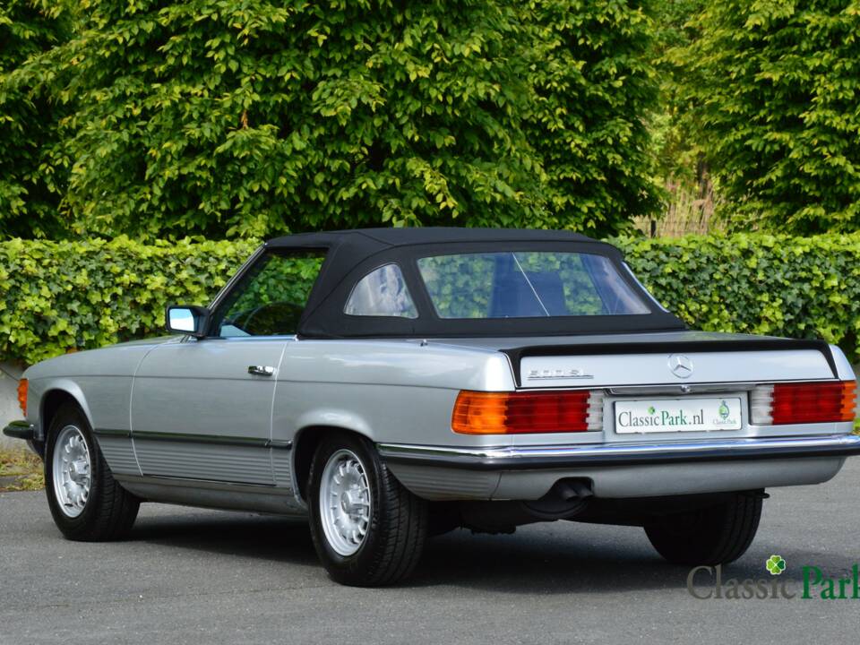 Image 7/50 de Mercedes-Benz 500 SL (1985)