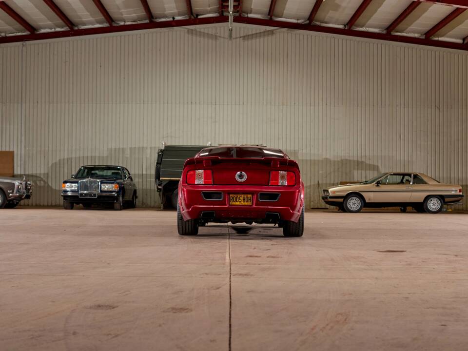Image 7/68 of Ford Mustang GT (2005)