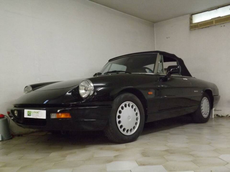 Imagen 2/50 de Alfa Romeo 1.6 Spider (1991)