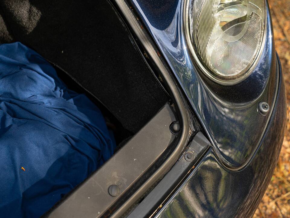 Immagine 44/47 di Porsche 911 Carrera (1994)