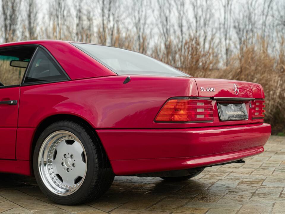 Image 10/50 of Mercedes-Benz SL 600 (1994)