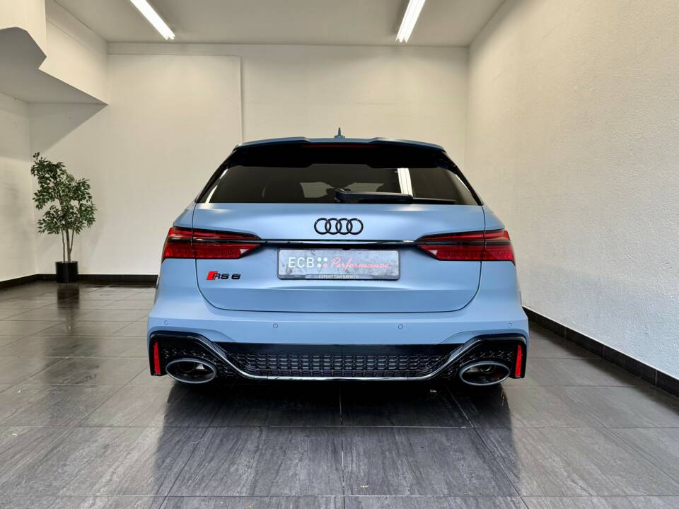 Immagine 11/31 di Audi RS6 Avant (2021)