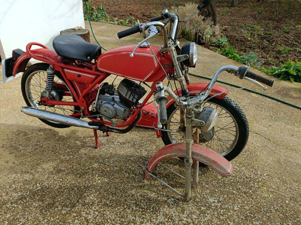 Afbeelding 28/35 van BM DUMMY (1979)