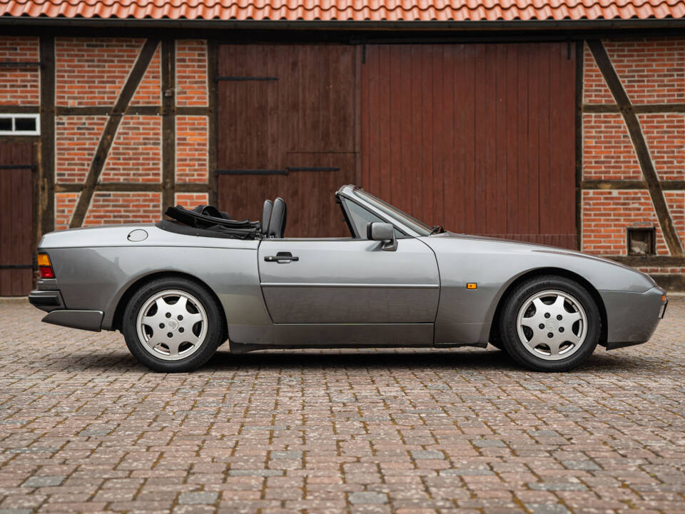 Image 16/42 de Porsche 944 S2 (1991)