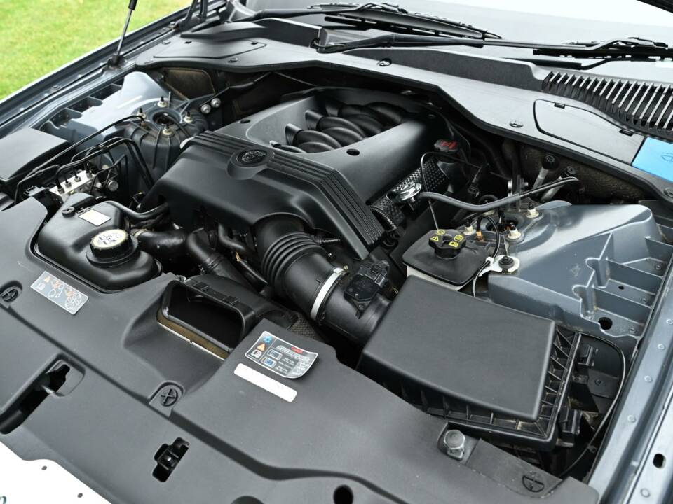 Image 35/50 of Jaguar XJ 8 4.2 (2007)