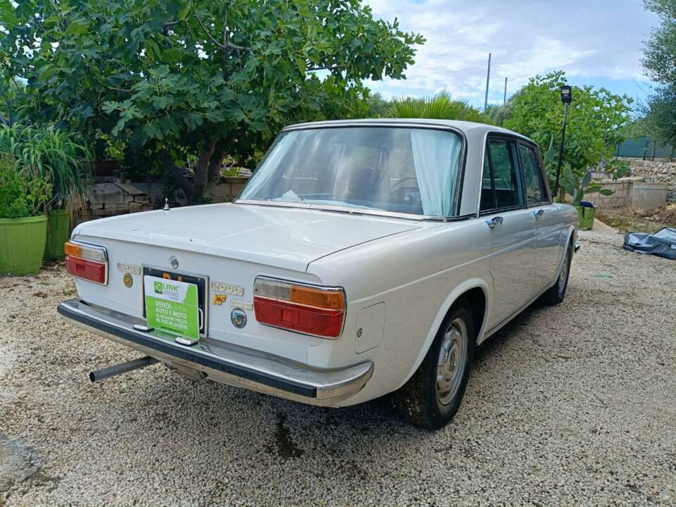 Immagine 30/50 di Lancia Flavia 2000 (1974)