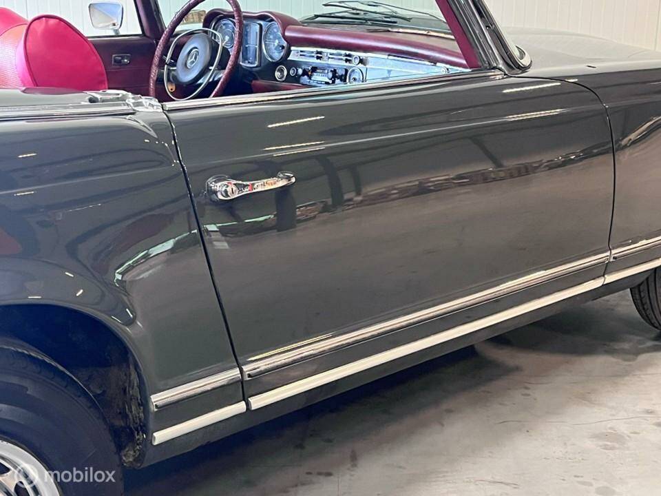 Image 38/40 of Mercedes-Benz 280 SL (1970)