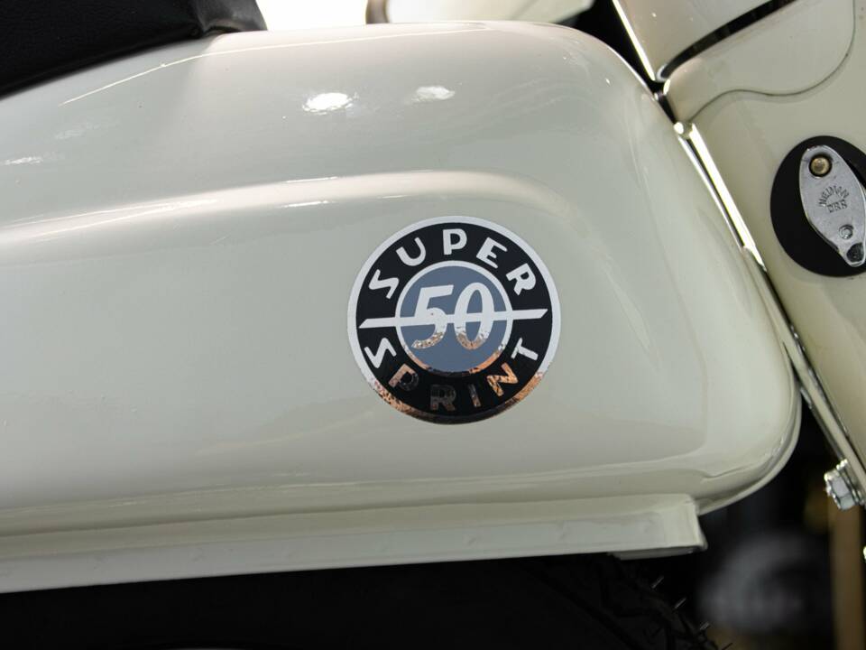 Image 11/41 de Piaggio Vespa 50 SS (1966)