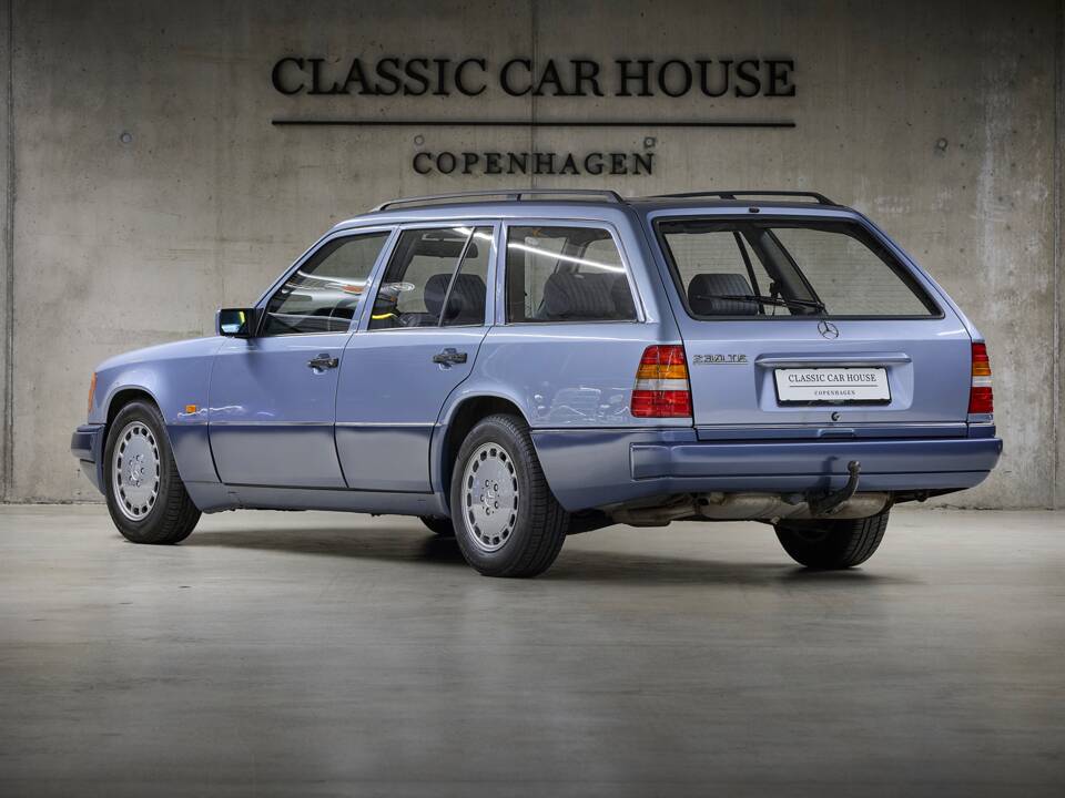 Image 6/100 of Mercedes-Benz 230 TE (1990)