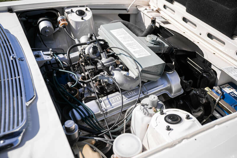 Image 3/47 of Triumph Stag (1975)