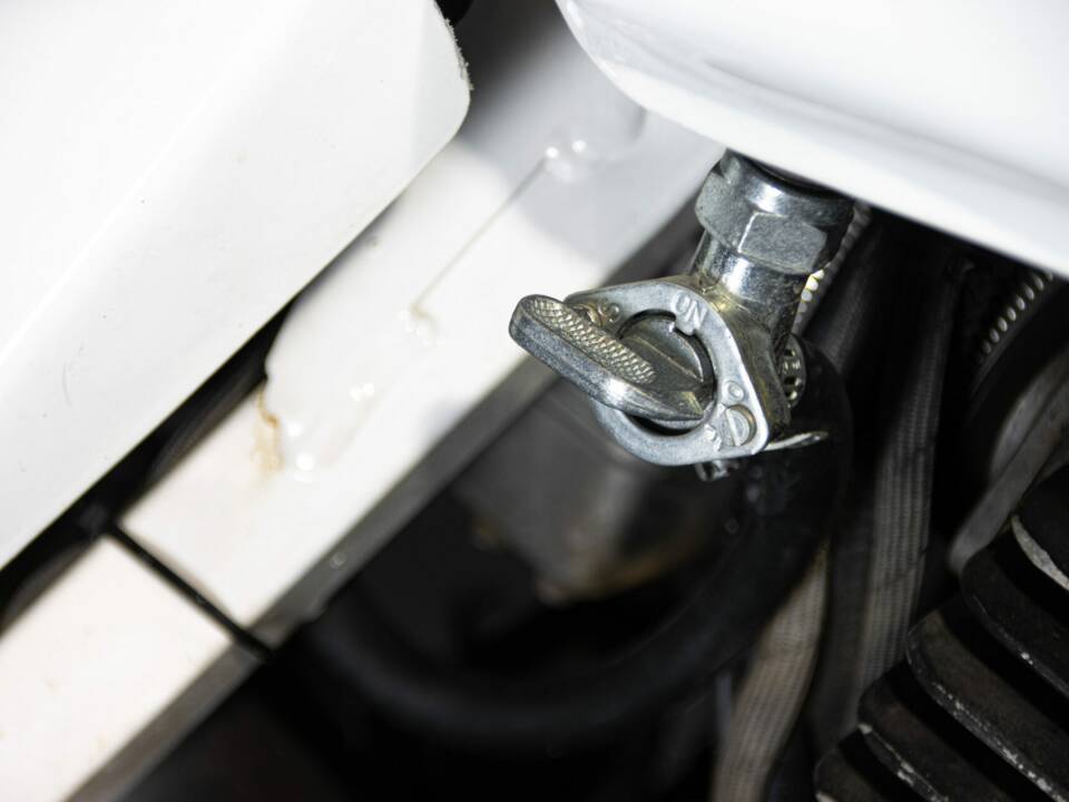 Image 37/45 of Aprilia Tuareg 350 Wind (1987)