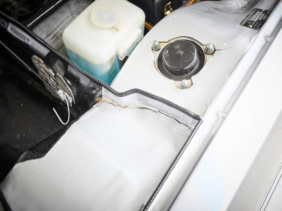 Image 99/100 of BMW 3.0 CSi (1973)