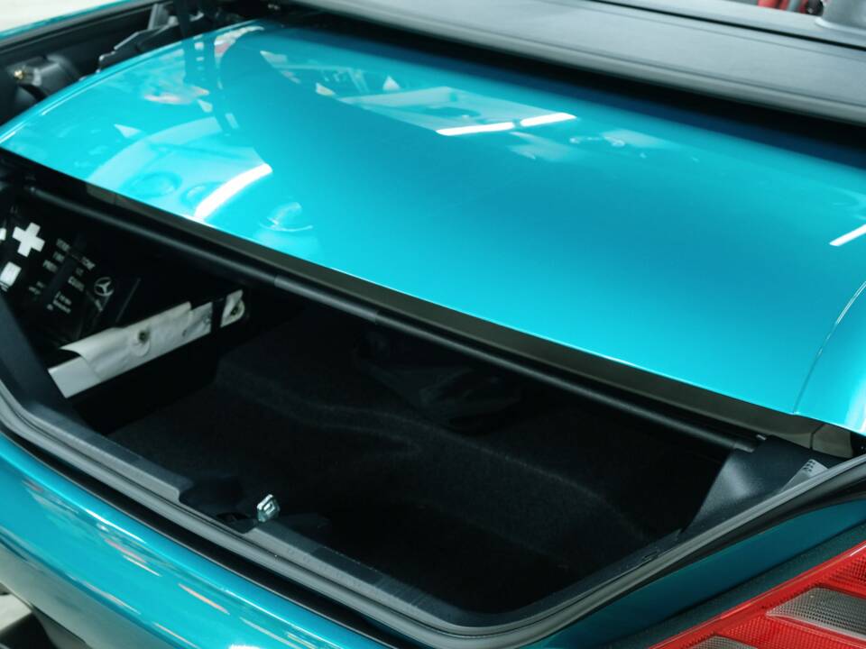 Immagine 11/50 di Mercedes-Benz SLK 230 Kompressor (1998)