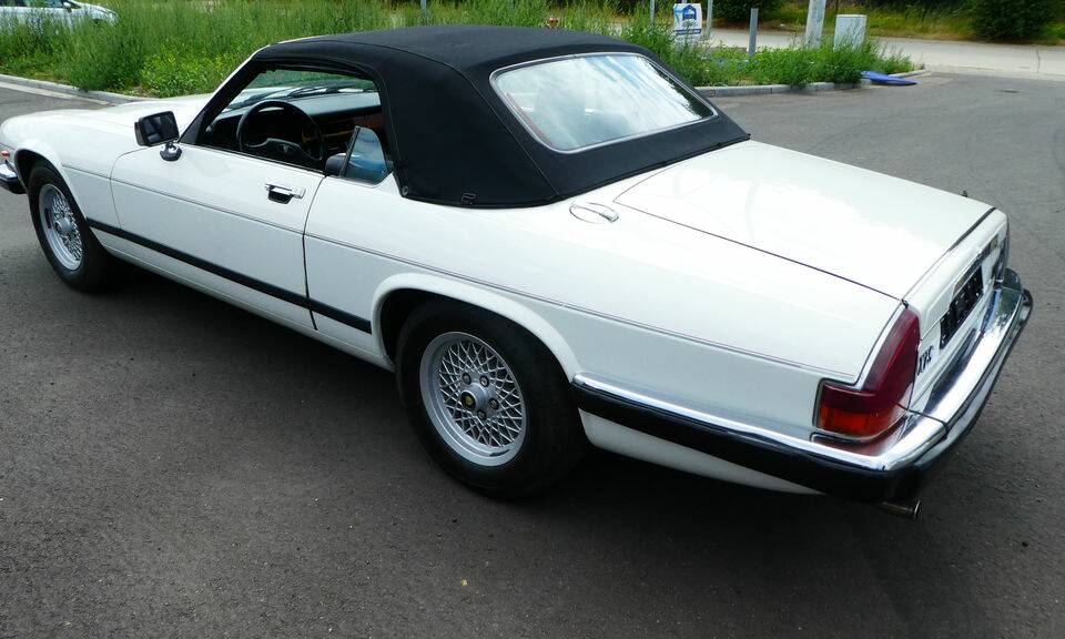 Image 6/8 of Jaguar XJS 5.3 V12 (1989)