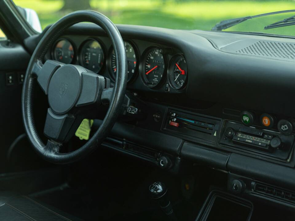 Image 48/50 of Porsche 911 Turbo 3.0 (1975)