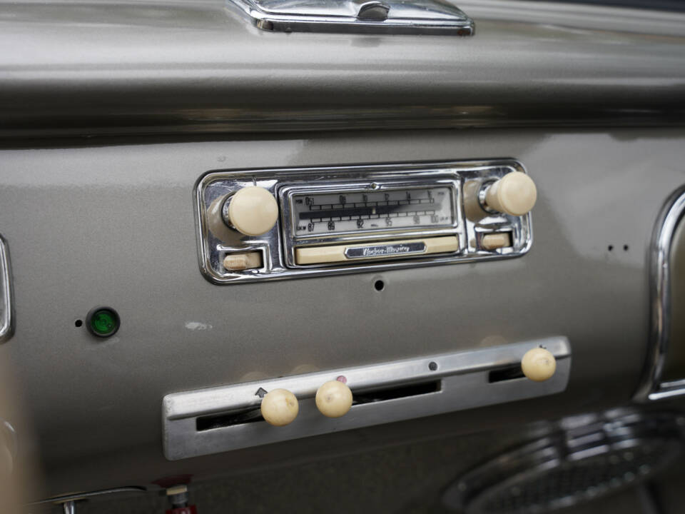 Image 32/50 of BMW 501 V8 (1965)