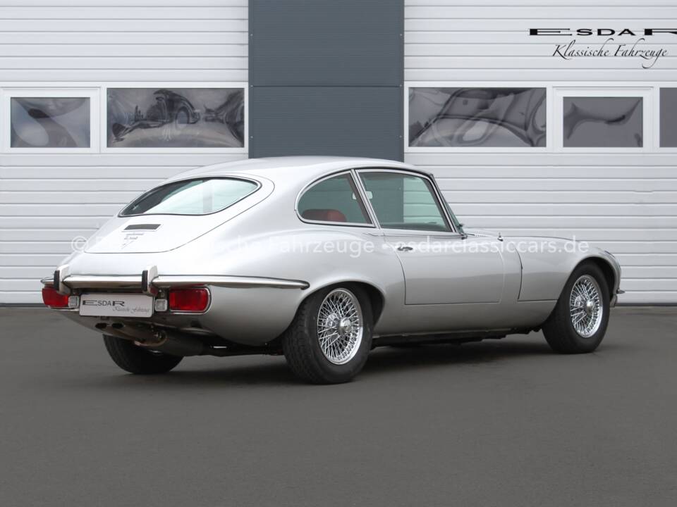 Afbeelding 2/28 van Jaguar E-Type V12 (2+2) (1971)