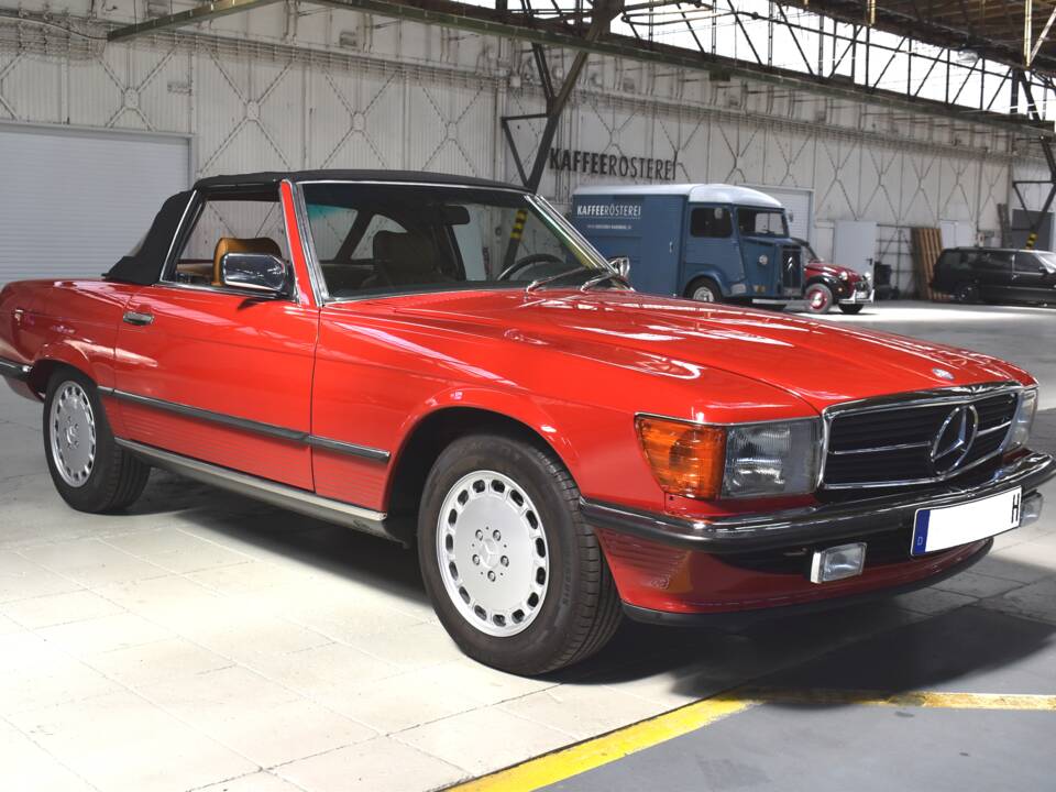 Image 17/94 of Mercedes-Benz 560 SL (1988)