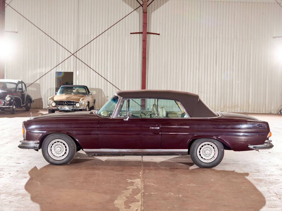 Bild 12/47 von Mercedes-Benz 280 SE (1970)