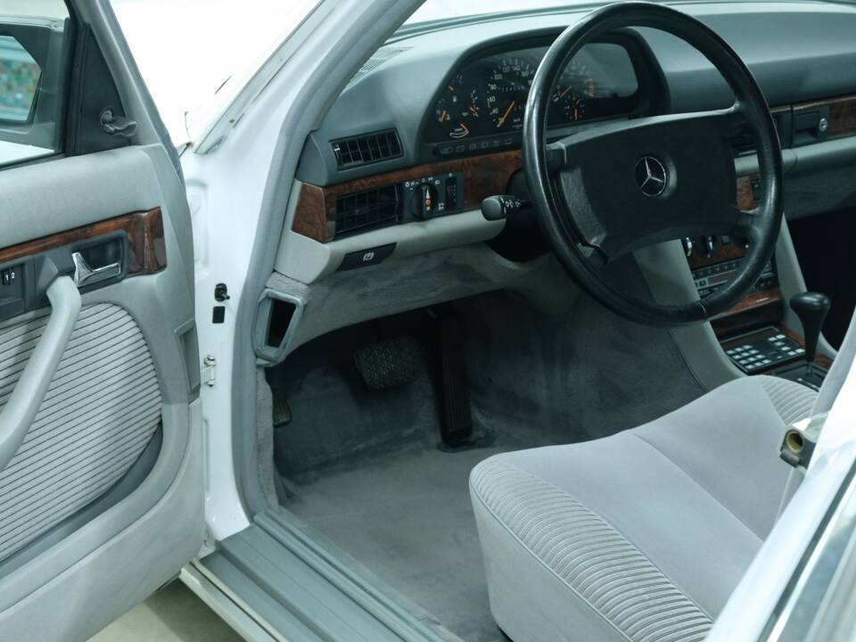 Bild 37/50 von Mercedes-Benz 500 SE (1990)
