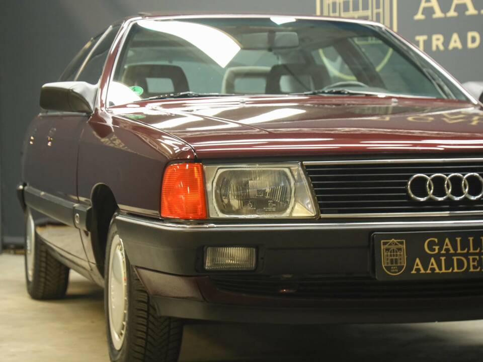 Image 28/50 de Audi 100 - 2.3E quattro (1990)