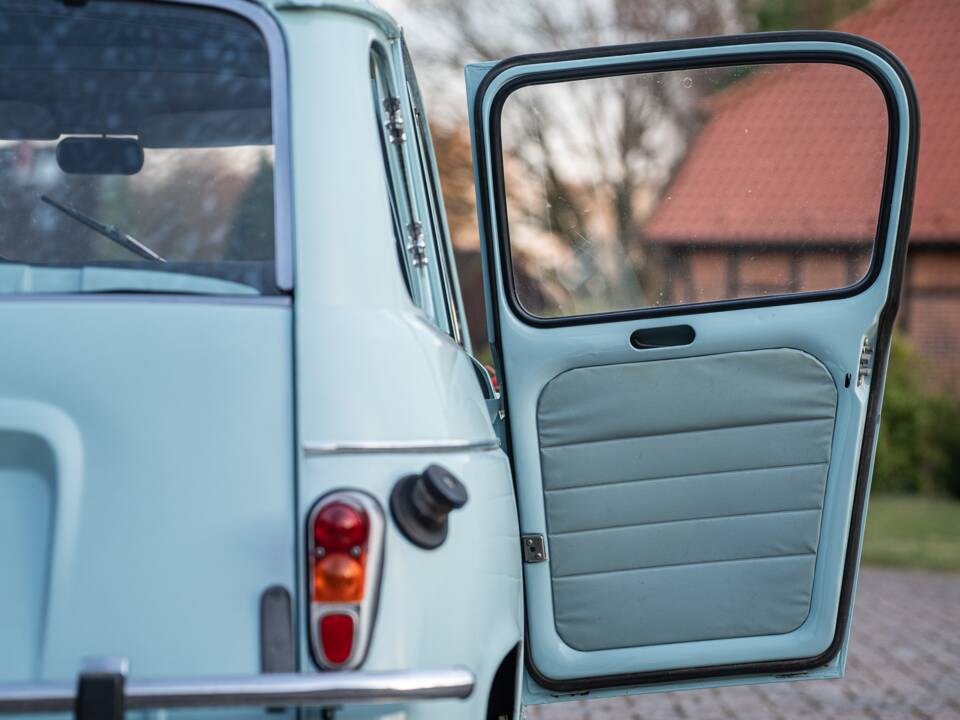 Image 43/66 of Renault R 4 Super (1962)