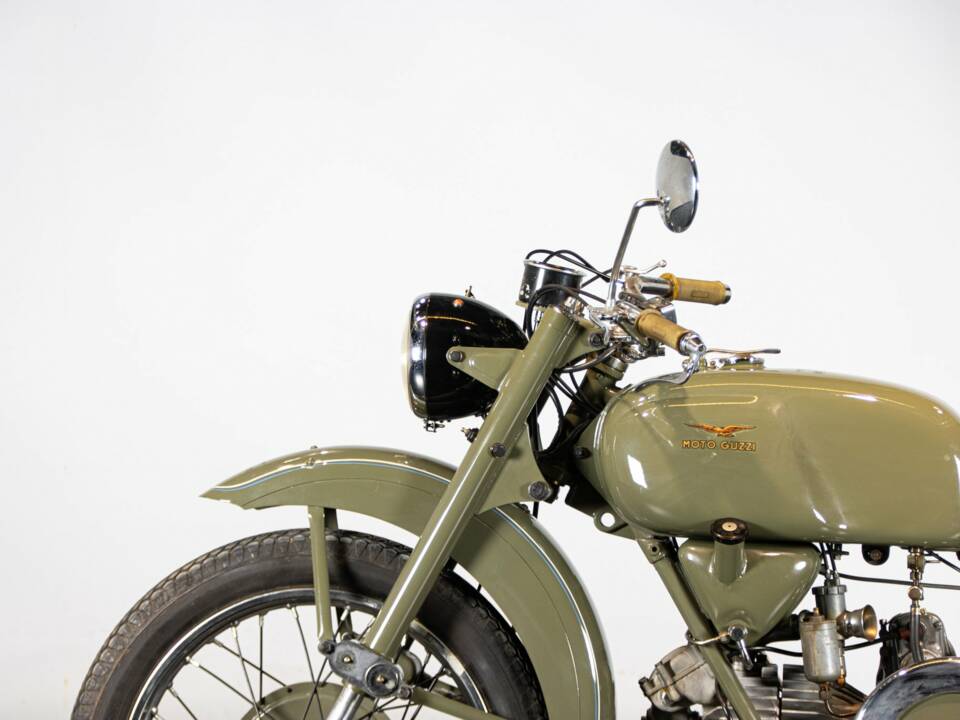 Image 32/50 of Moto Guzzi DUMMY (1963)