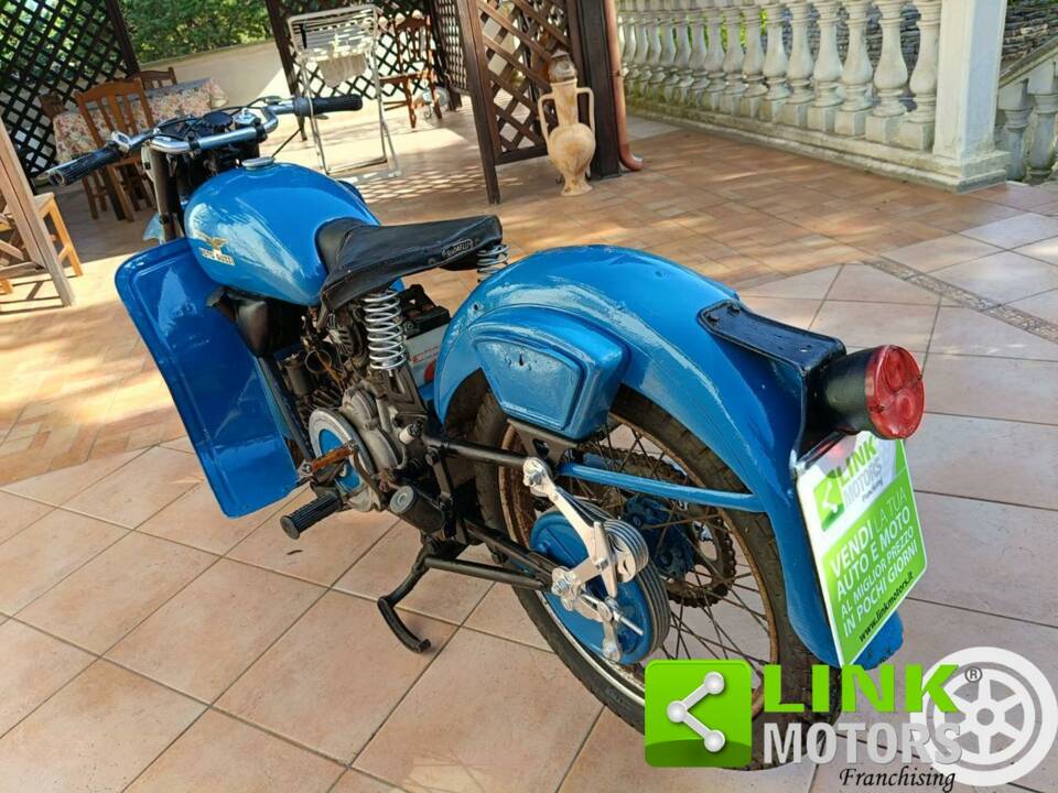 Image 2/10 de Moto Guzzi DUMMY (1952)