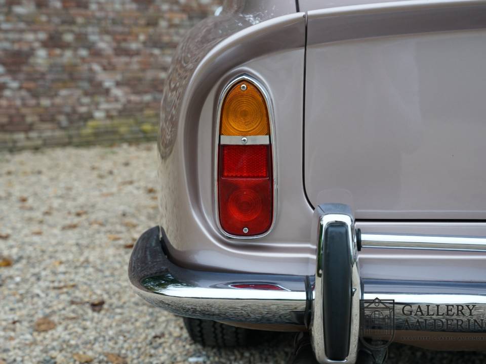 Afbeelding 49/50 van Aston Martin DB 6 (1967)